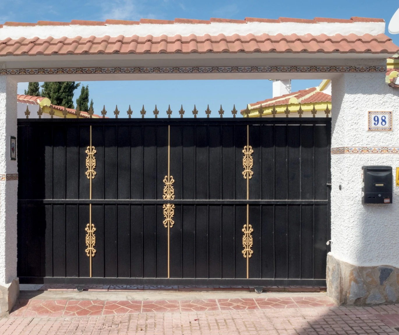 Private gated entrance to People Villa